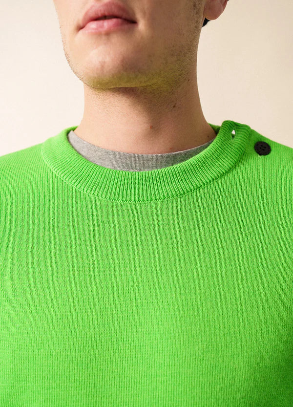 8888 TB TONIC E shop BD 04 600x833 crop center