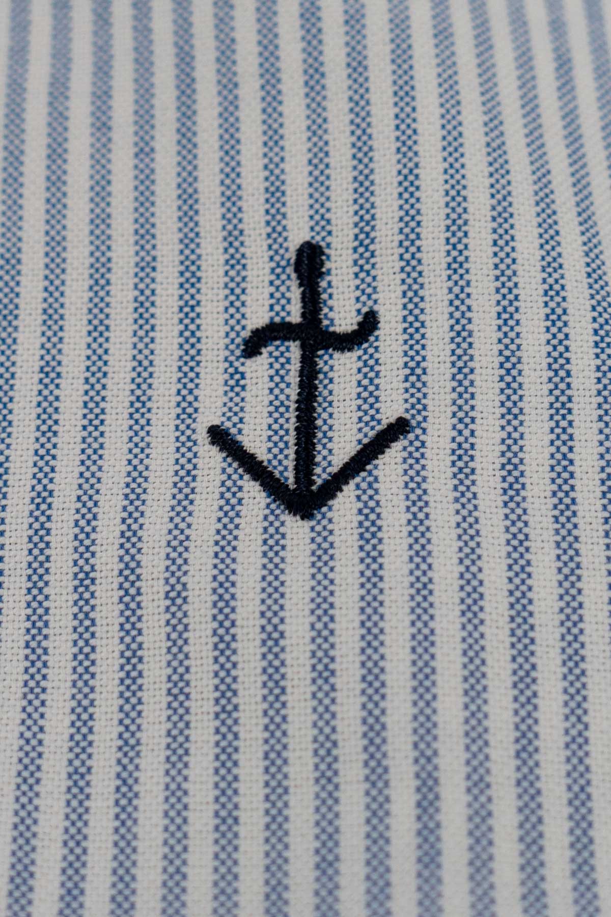 Chemise Teles Embroidered Logo Button Down - La Paz